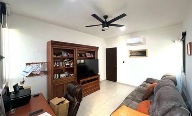 Venta Casa de 4 recámaras y Paneles Solares en Privada con Amenidades