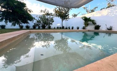 Venta Casa de 4 recámaras y Paneles Solares en Privada con Amenidades