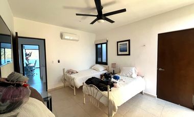 Venta Casa de 4 recámaras y Paneles Solares en Privada con Amenidades
