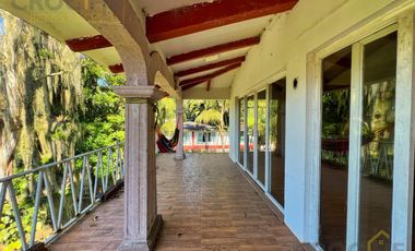 Local en renta en plaza Buena Vista campestre zona Briones Coatepec  Ver.