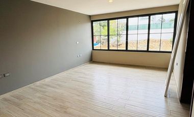 Casa en venta con diseño exclusivo en Fracc. Paseo de la Reina