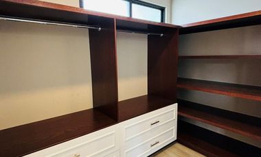 Casa en venta con diseño exclusivo en Fracc. Paseo de la Reina