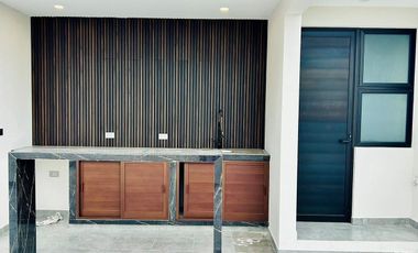 Casa en venta con diseño exclusivo en Fracc. Paseo de la Reina