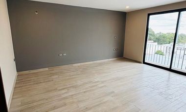 Casa en venta con diseño exclusivo en Fracc. Paseo de la Reina