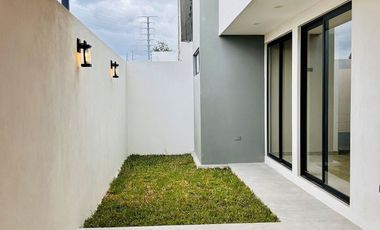 Casa en venta con diseño exclusivo en Fracc. Paseo de la Reina