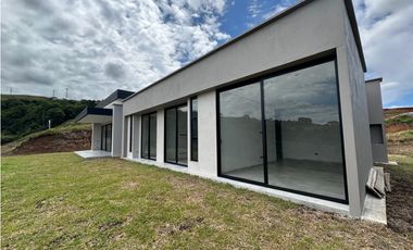 VENTA CASA CAMPESTRE VIA CERRITOS - CARTAGO (PEREIRA)