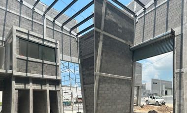 Tres bodegas de 1,000m2 cada una, en Renta juntas o separadas en Santa Catarina