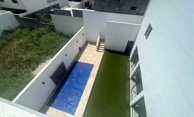Casa en Venta en La Encomienda, Escobedo, 4 Recámaras, Alberca y Frente a Parque