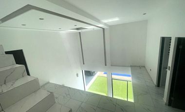 Casa en Venta en La Encomienda, Escobedo, 4 Recámaras, Alberca y Frente a Parque
