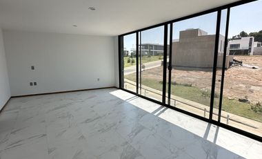 Casa en Venta en Valle Imperial dentro de coto