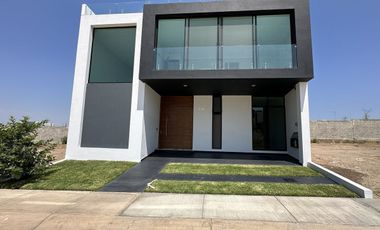 Casa en Venta en Valle Imperial dentro de coto