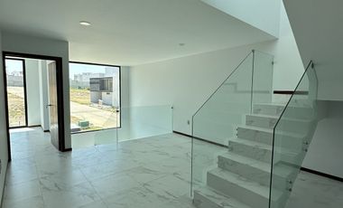 Casa en Venta en Valle Imperial dentro de coto