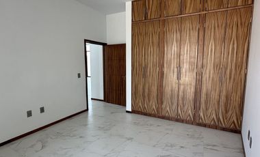 Casa en Venta en Valle Imperial dentro de coto