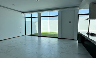 Casa en Venta en Valle Imperial dentro de coto