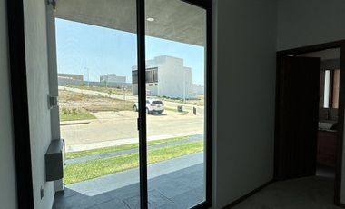 Casa en Venta en Valle Imperial dentro de coto