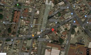 Bodega a pie de calle en una superficie de 14m x 14m