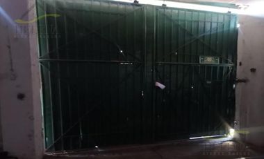 Bodega a pie de calle en una superficie de 14m x 14m