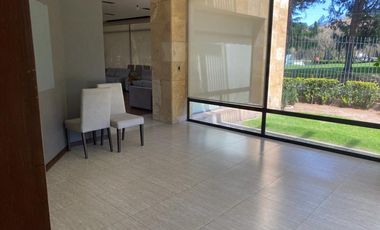 RENTA DE CASA EN FRACCIONAMIENTO CLUB DE GOLF SAN CARLOS EN METEPEC