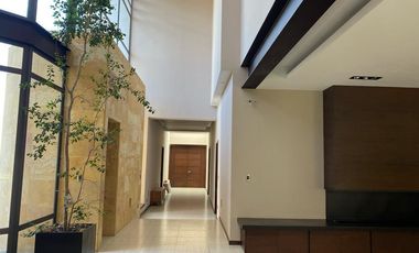 RENTA DE CASA EN FRACCIONAMIENTO CLUB DE GOLF SAN CARLOS EN METEPEC