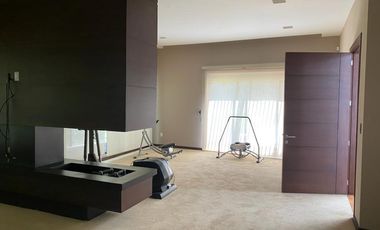 RENTA DE CASA EN FRACCIONAMIENTO CLUB DE GOLF SAN CARLOS EN METEPEC