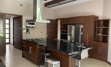 RENTA DE CASA EN FRACCIONAMIENTO CLUB DE GOLF SAN CARLOS EN METEPEC