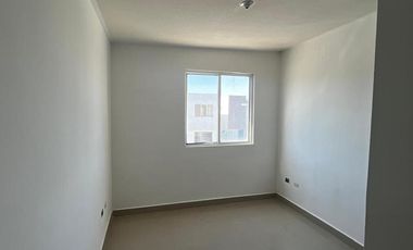Casa en Renta de 2 niveles en Valle la Rioja, Apodaca, Nuevo León