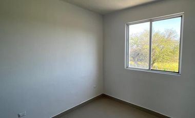 Casa en Renta de 2 niveles en Valle la Rioja, Apodaca, Nuevo León