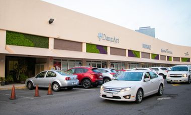 PLAZA SANTA ANA, Local comercial en RENTA de 80 m2