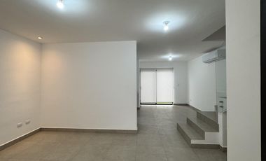 Casa en Renta - Zona Cumbres Altrysa