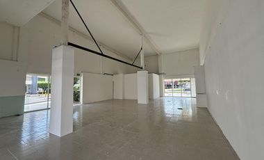 PLAZA SANTA ANA, Local comercial en RENTA de 160 m2