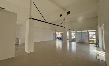 PLAZA SANTA ANA, Local comercial en RENTA de 160 m2