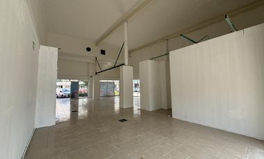 PLAZA SANTA ANA, Local comercial en RENTA de 160 m2
