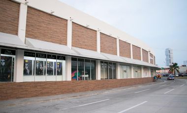 PLAZA SANTA ANA, Local comercial en RENTA de 160 m2