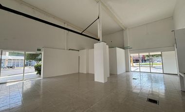 PLAZA SANTA ANA, Local comercial en RENTA de 160 m2