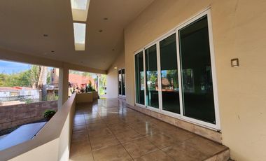 Casa Venta en Club de Golf Erandeni colinda campo de golf