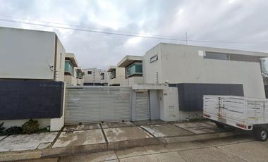 Casa en Venta en calle Sonora, Col. Petrolera