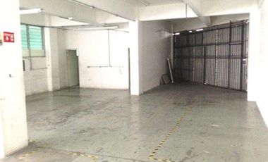 Se vende súper bodega-oficina en Tacubaya, uso de suelo amplio