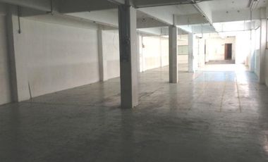 Se vende súper bodega-oficina en Tacubaya, uso de suelo amplio