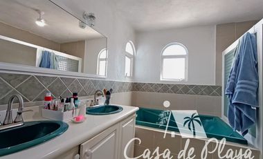 Villa en venta con Club de Playa Acapulco Diamante