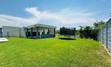 QUINTA EN VENTA congrecacion calles MONTEMORELOS NUEVO LEON