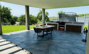 QUINTA EN VENTA congrecacion calles MONTEMORELOS NUEVO LEON