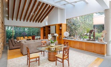 Espectacular casa sobre el Campo de Golf de Los Encinos