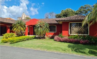 VENTA CASA AMOBLADO CORONADO