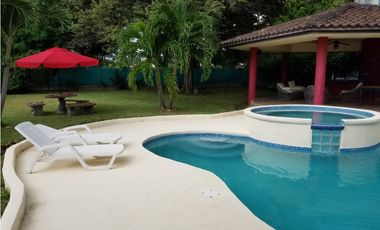 VENTA CASA AMOBLADO CORONADO