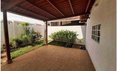 ALQUILO CASA EN LA CHORRERA ARBOLEDA LOS ALMENDROS 3R