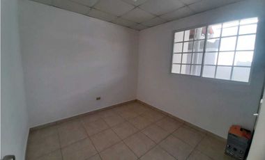 ALQUILO CASA EN LA CHORRERA ARBOLEDA LOS ALMENDROS 3R