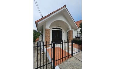 SE VENDE CASA EN BRISAS DEL GOLF - URB. LA MONTAÑESA