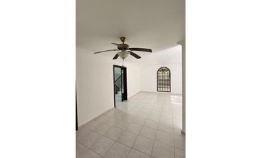SE VENDE CASA EN BRISAS DEL GOLF - URB. LA MONTAÑESA