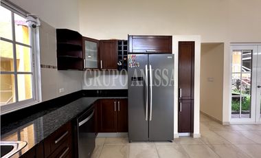 Hermosa Casa en Venta en Capira – Vista Panorámica al Cerro Trinidad