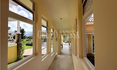 Hermosa Casa en Venta en Capira – Vista Panorámica al Cerro Trinidad